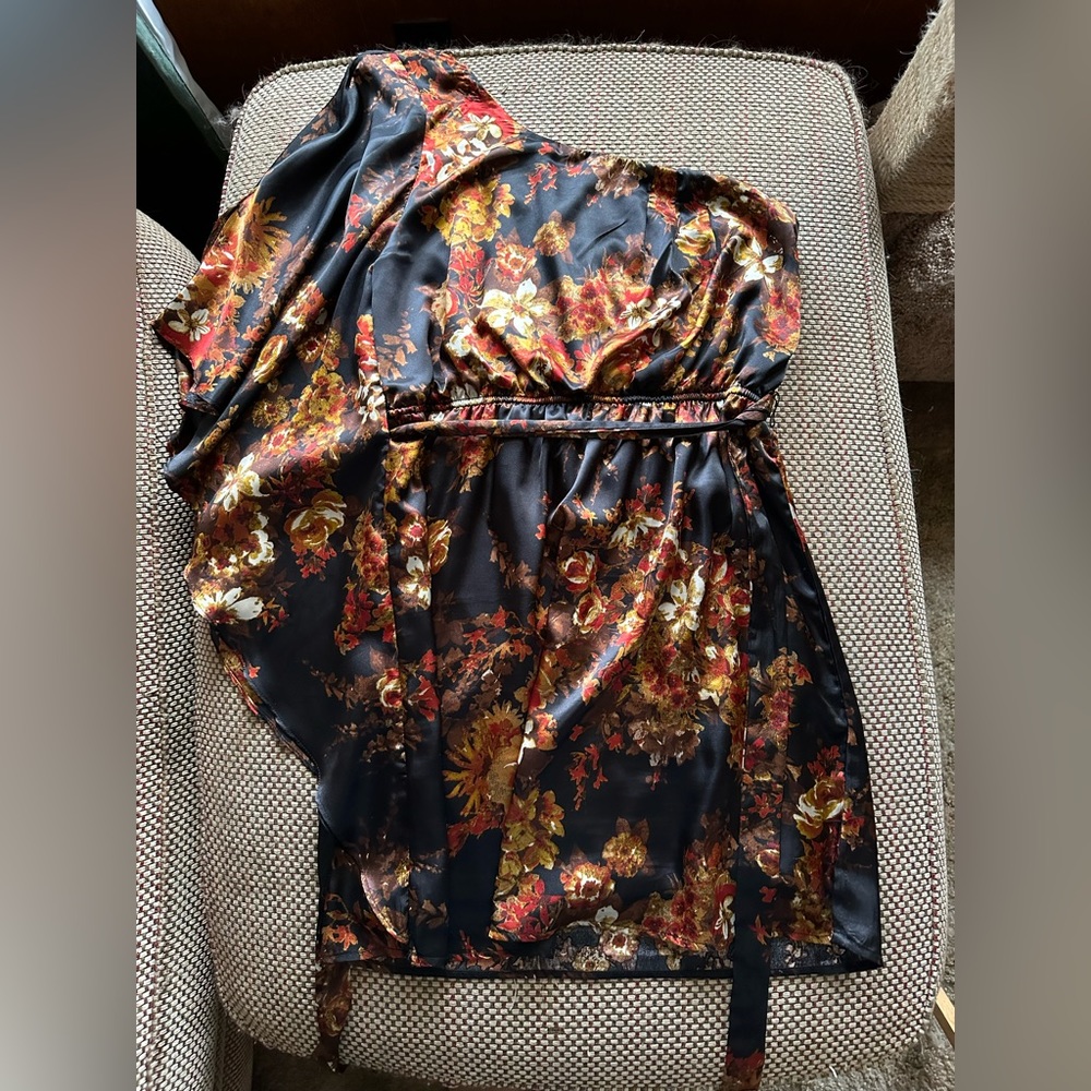 Stunning One Shoulder Dress! Large